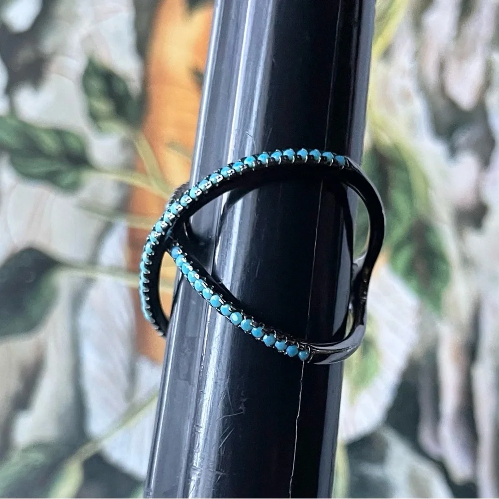 Crossed Sterling Silver Ring with Faceted Blue Crystals gunmetal 925